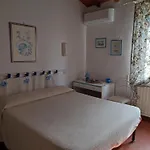 Casa Con Ampio Giardino - Minimo 3 Notti *